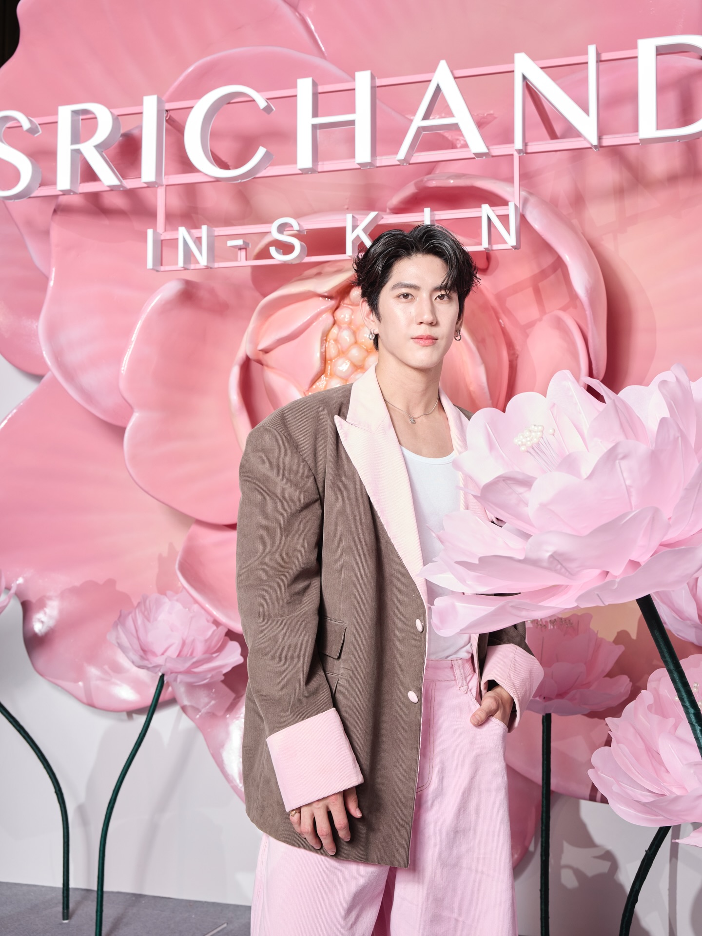 ซี - ทวินันท์ อนุกูลประเสริฐ