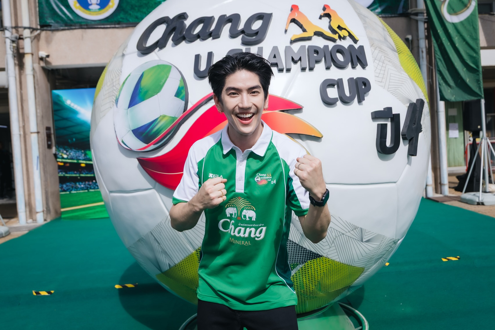 ซี - ทวินันท์ อนุกูลประเสริฐ
