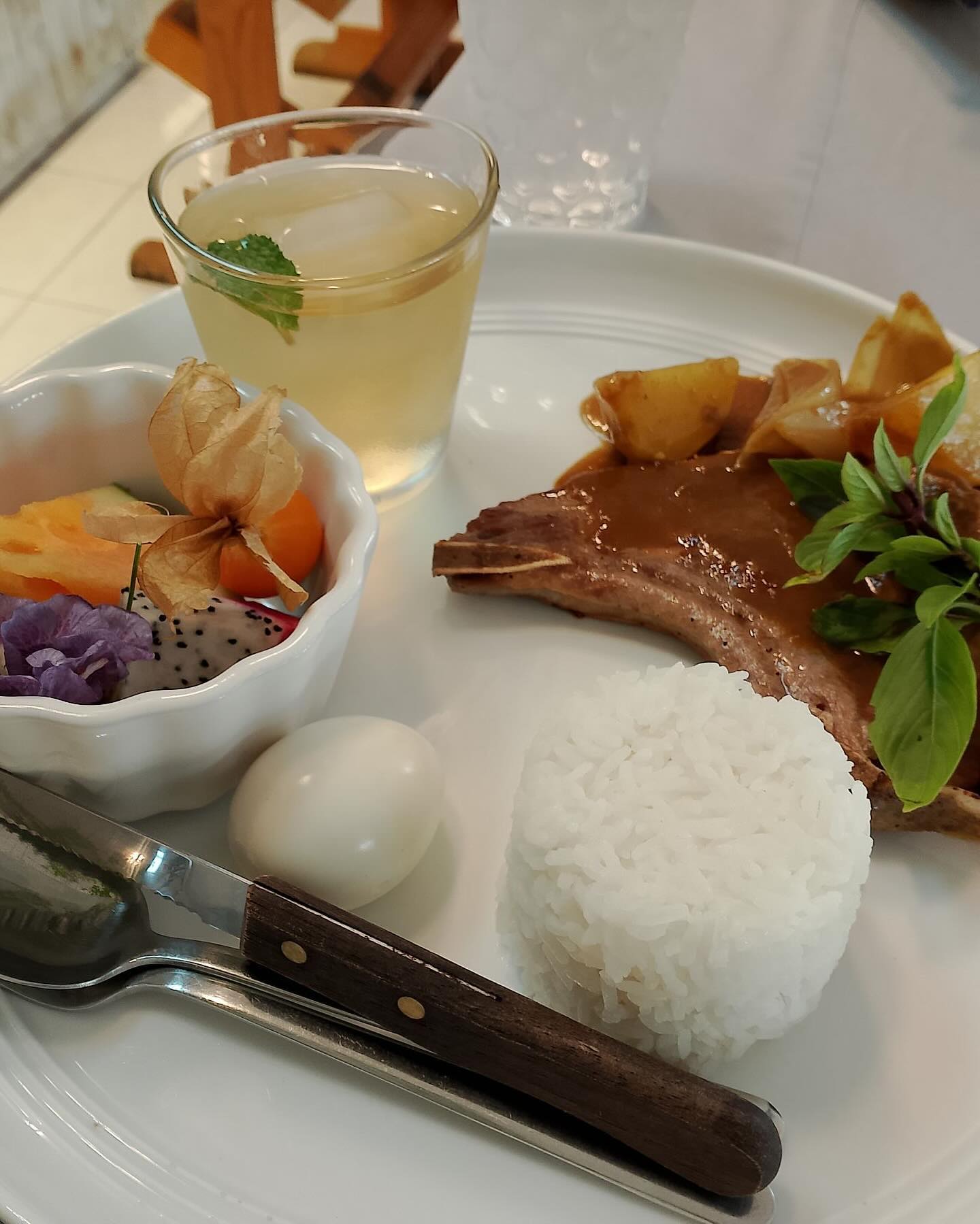 บุ๋ม - ปนัดดา วงศ์ผู้ดี