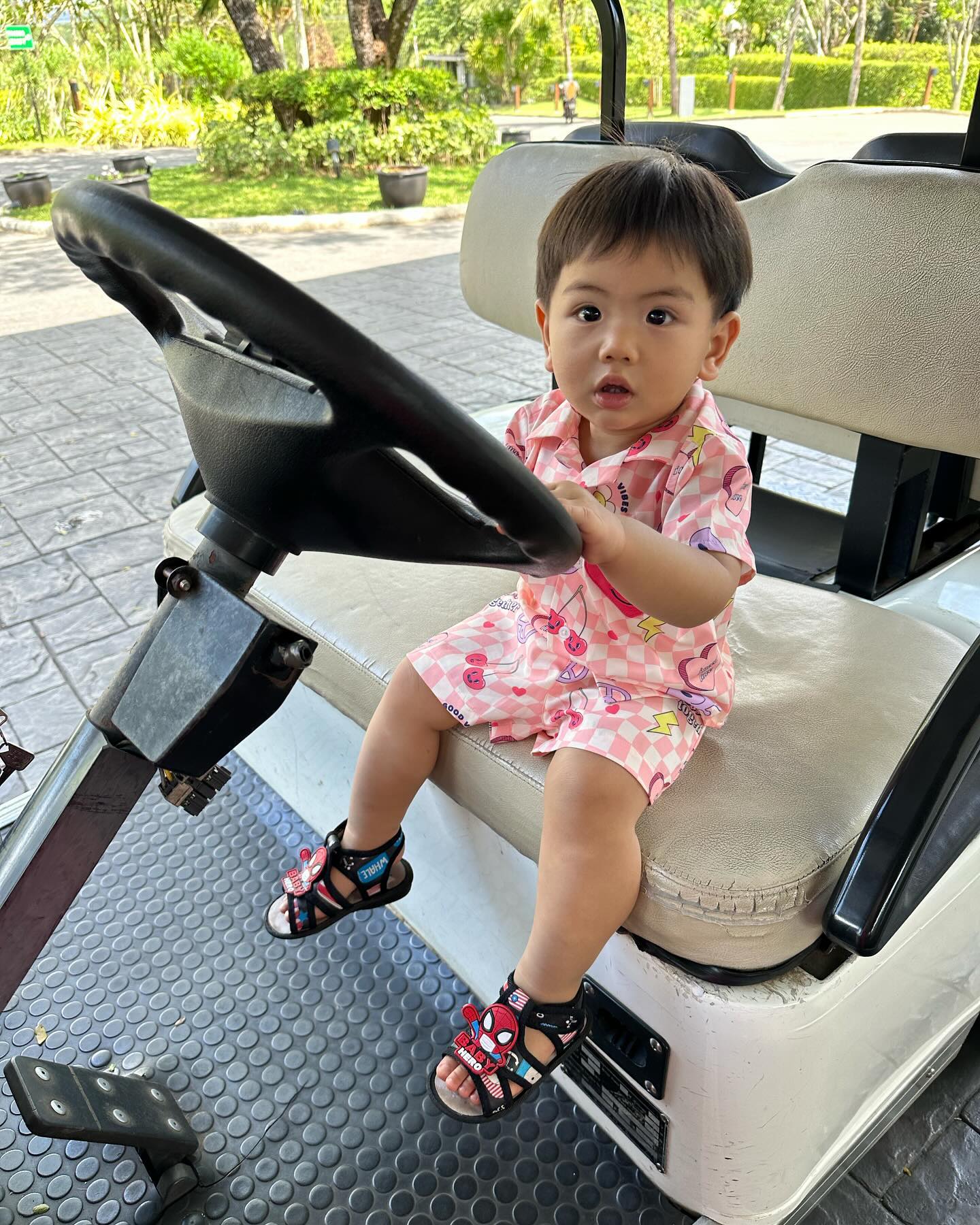 บุ๋ม - ปนัดดา วงศ์ผู้ดี