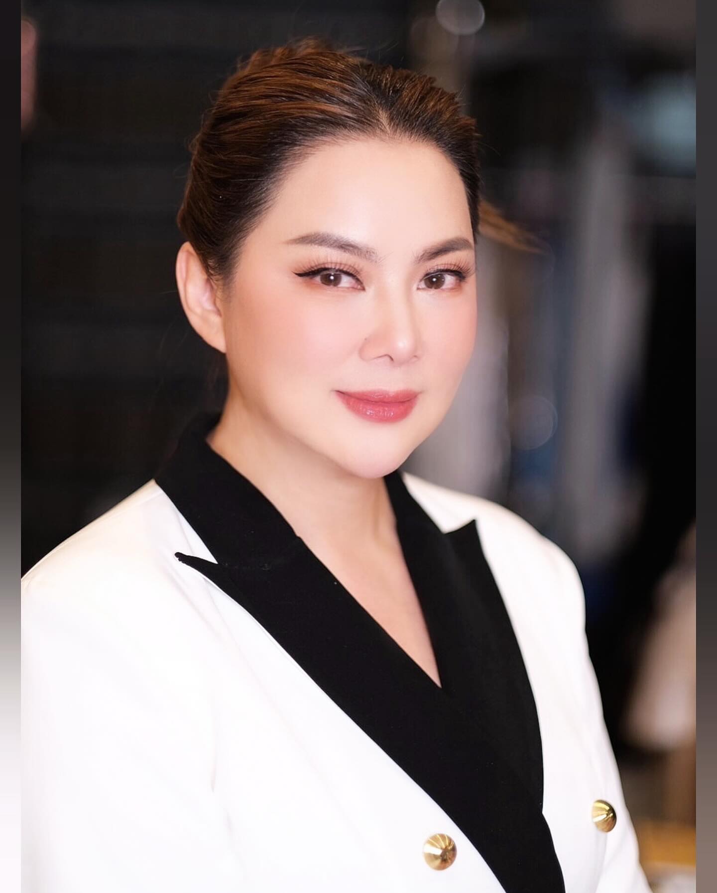 บุ๋ม - ปนัดดา วงศ์ผู้ดี