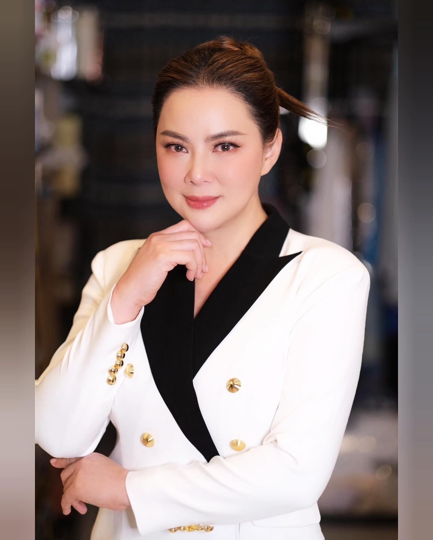 บุ๋ม - ปนัดดา วงศ์ผู้ดี