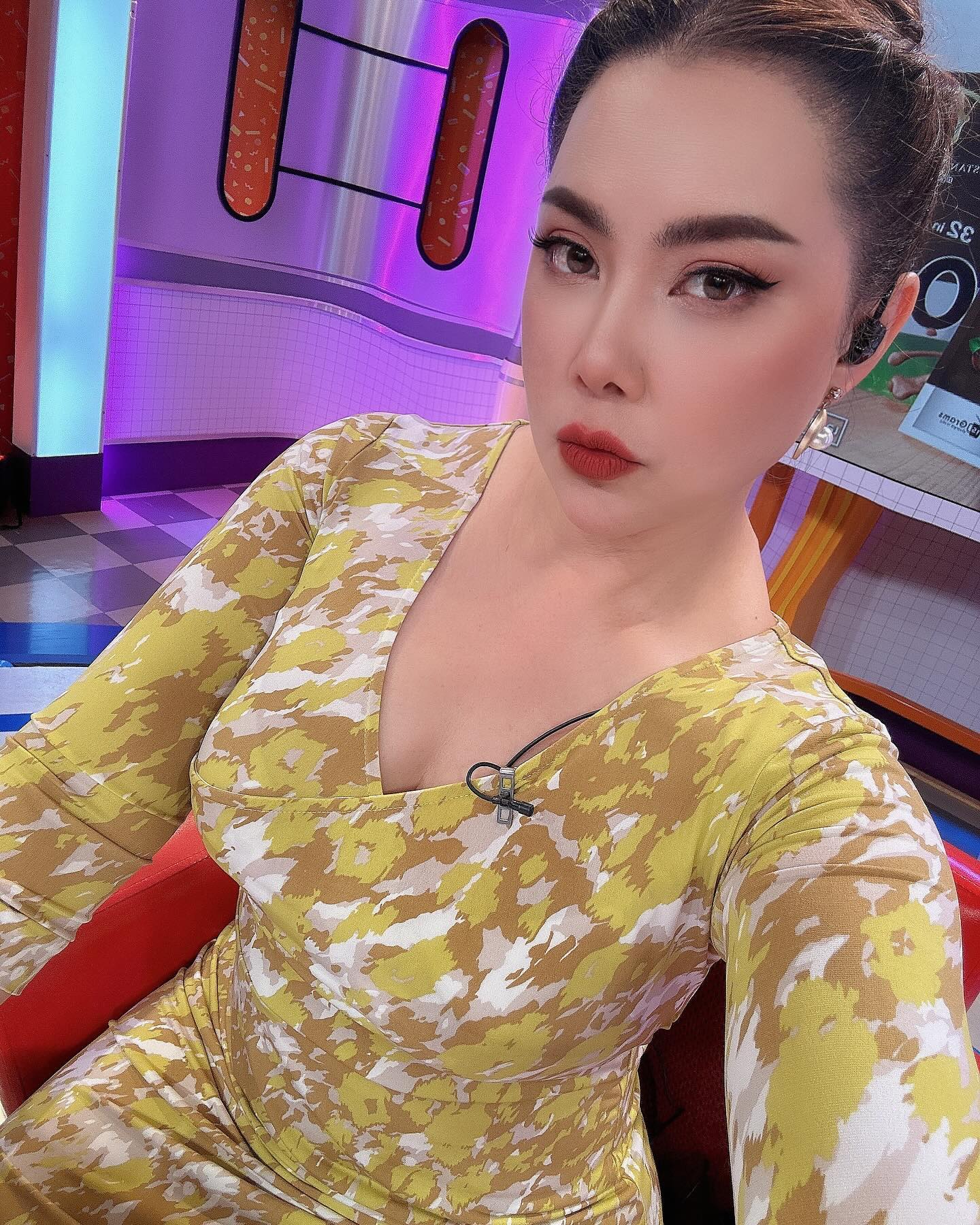 บุ๋ม - ปนัดดา วงศ์ผู้ดี