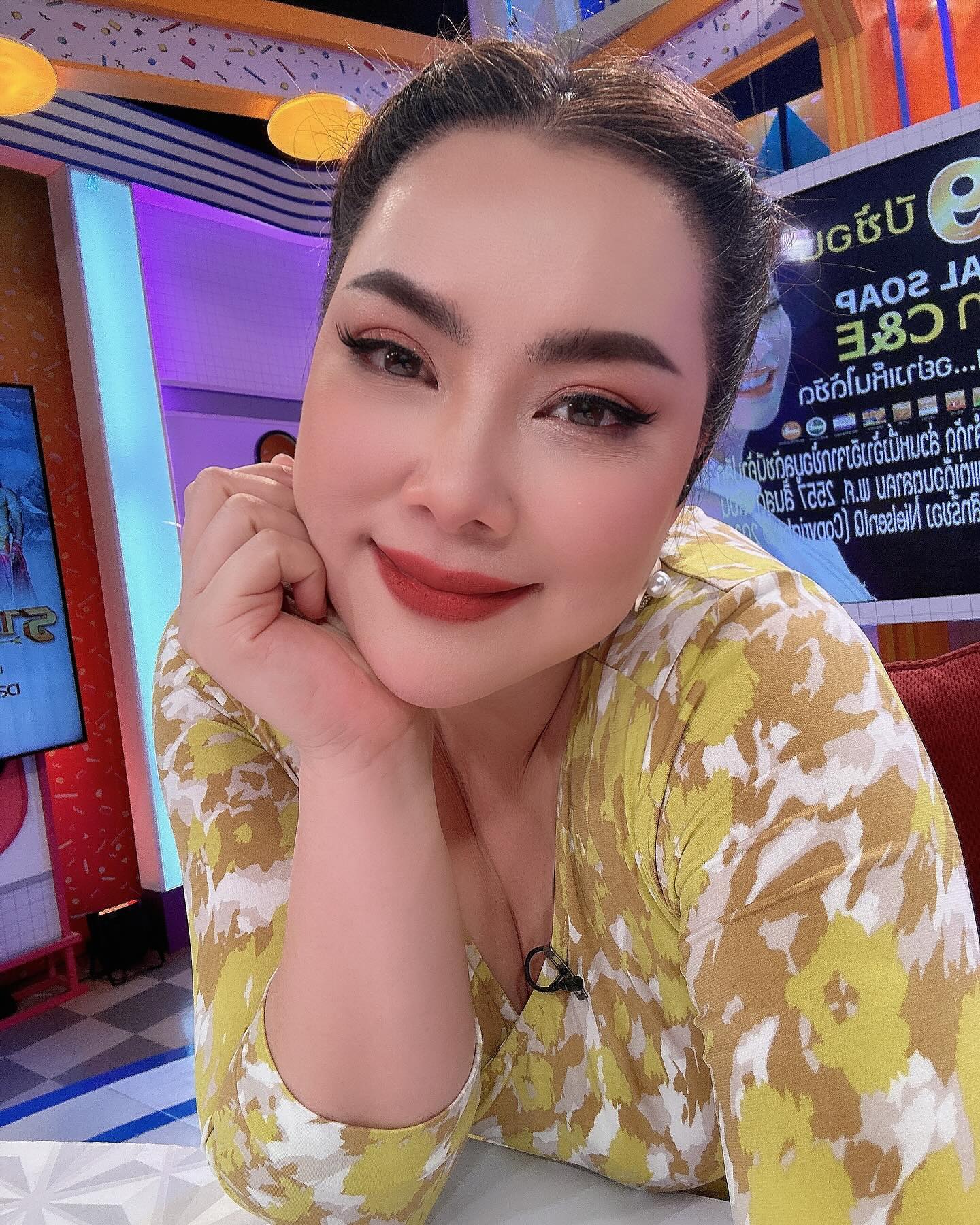 บุ๋ม - ปนัดดา วงศ์ผู้ดี