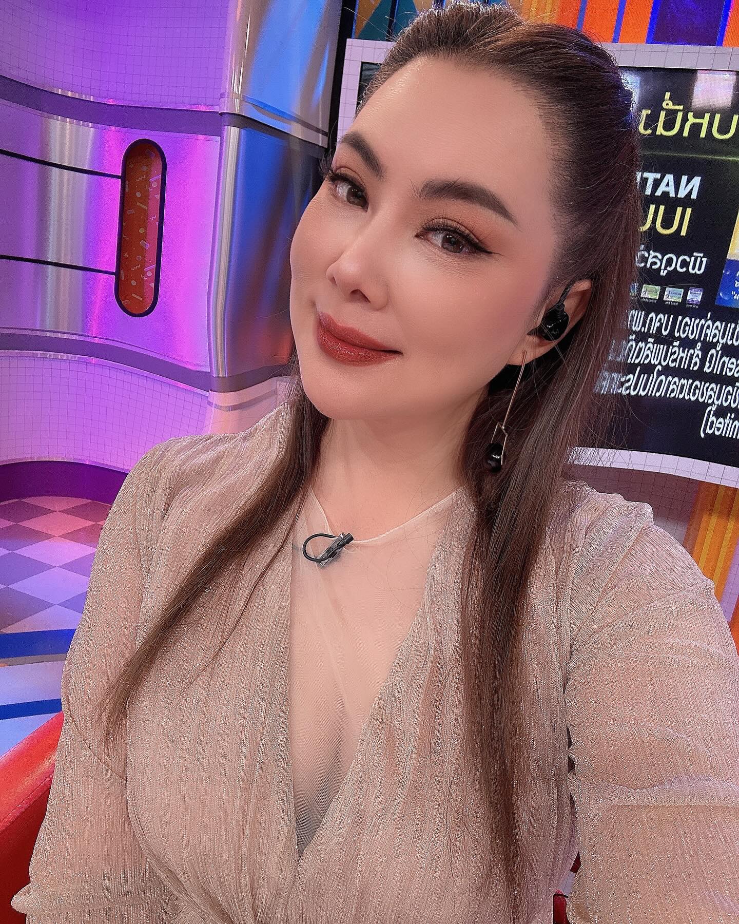 บุ๋ม - ปนัดดา วงศ์ผู้ดี