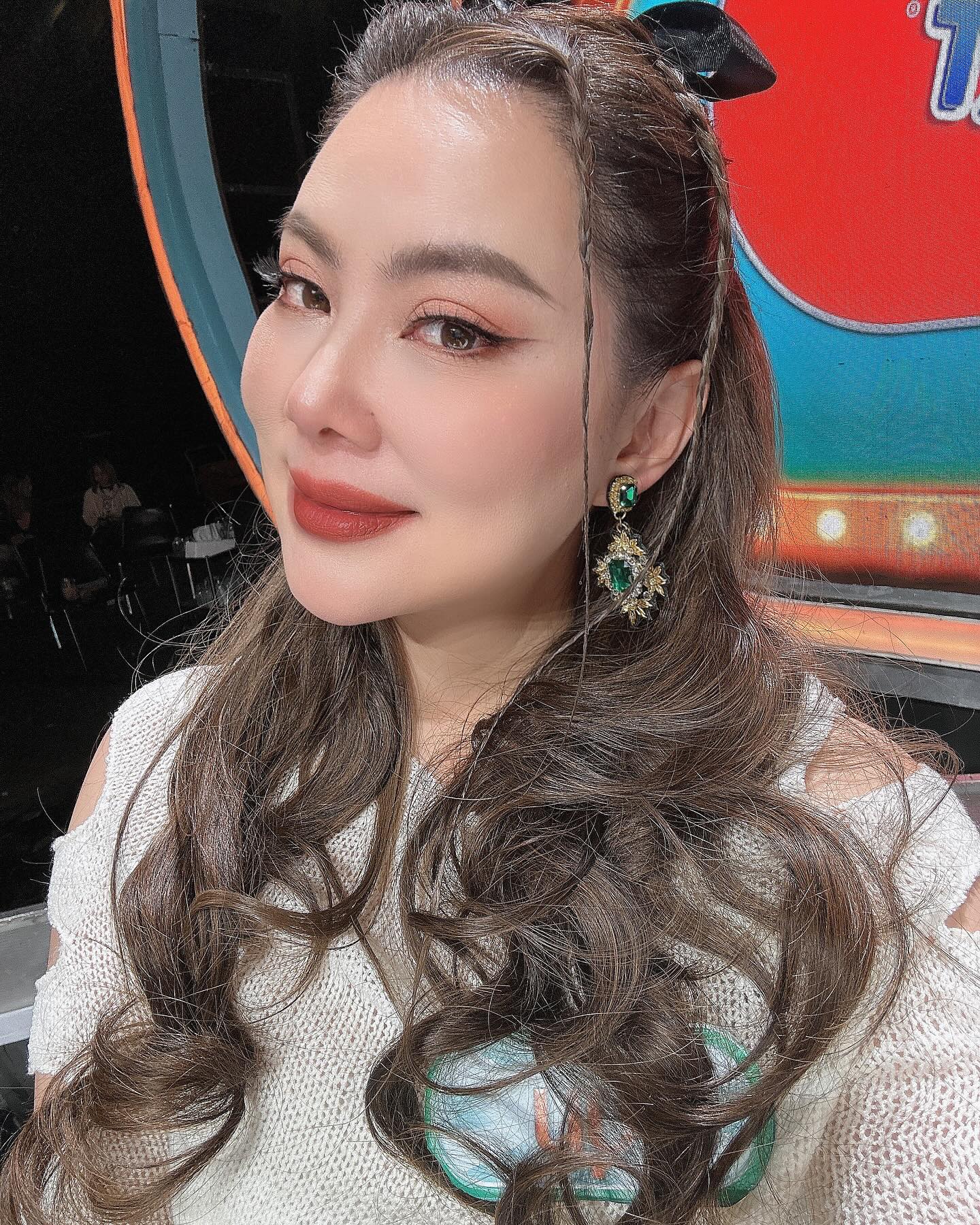 บุ๋ม - ปนัดดา วงศ์ผู้ดี