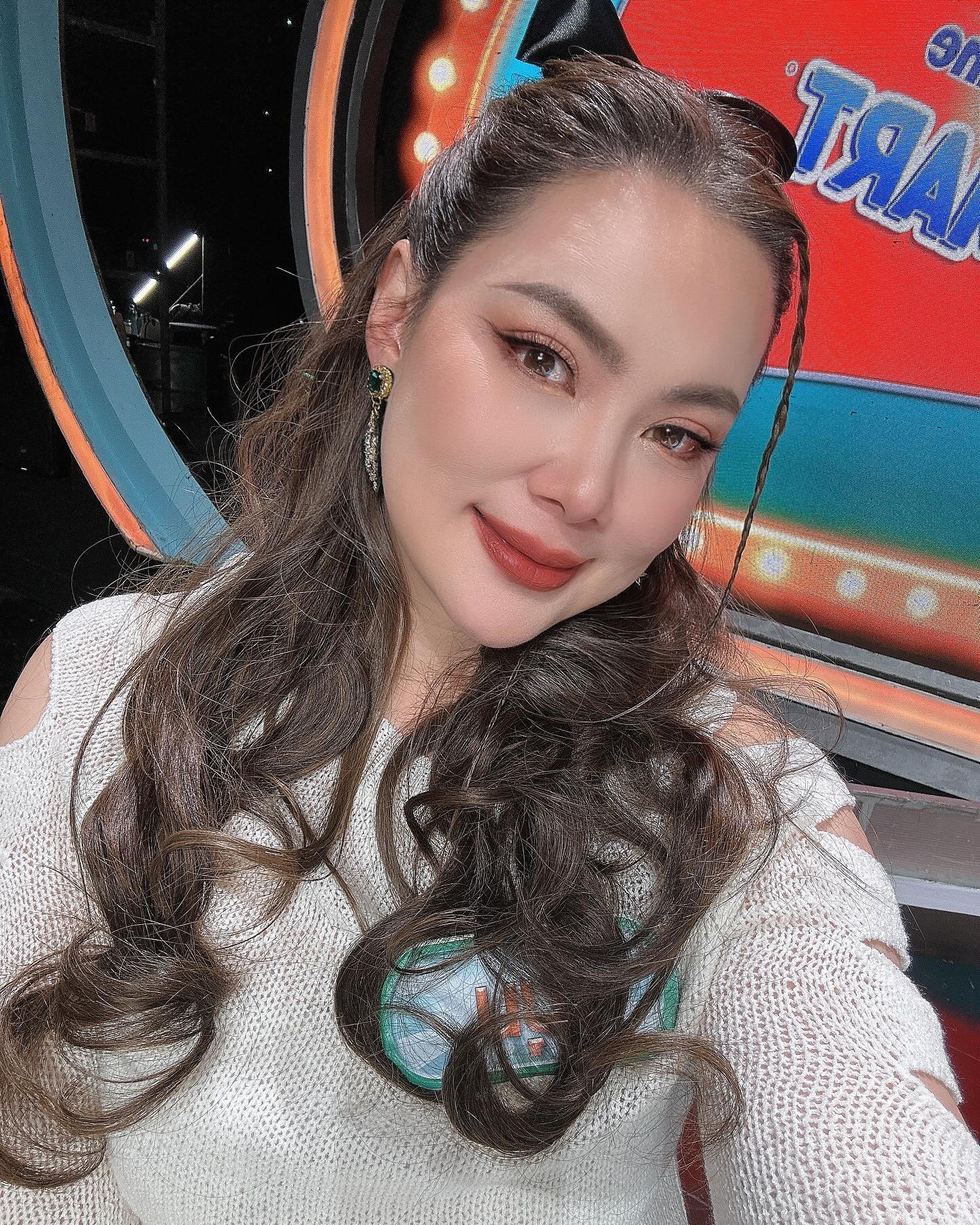 บุ๋ม - ปนัดดา วงศ์ผู้ดี