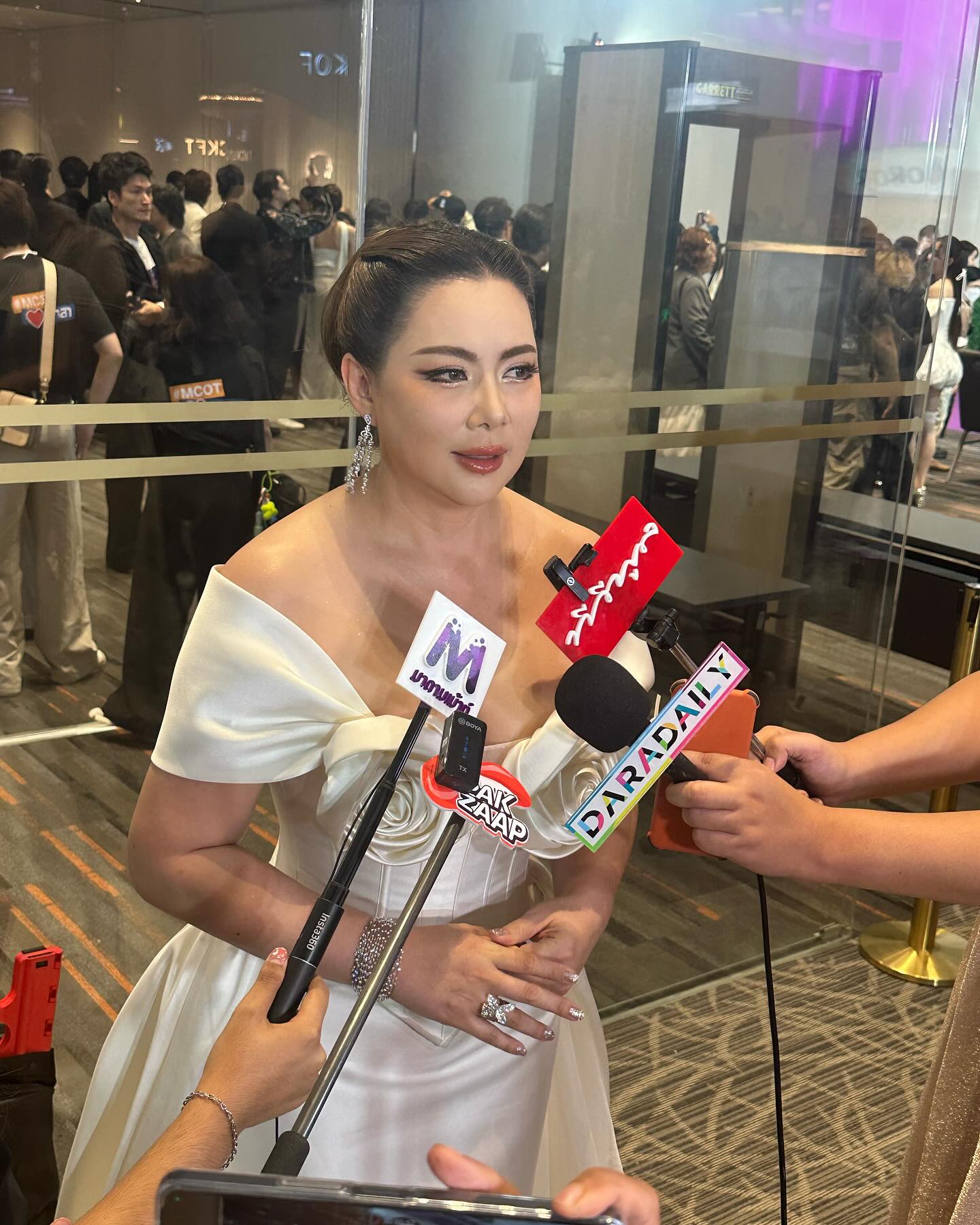 บุ๋ม - ปนัดดา วงศ์ผู้ดี