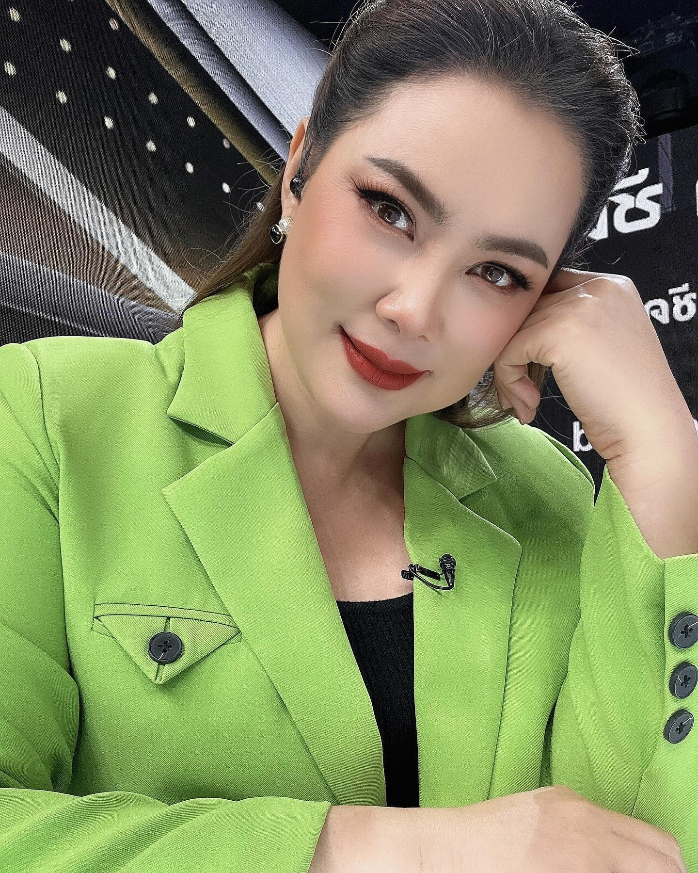 บุ๋ม - ปนัดดา วงศ์ผู้ดี