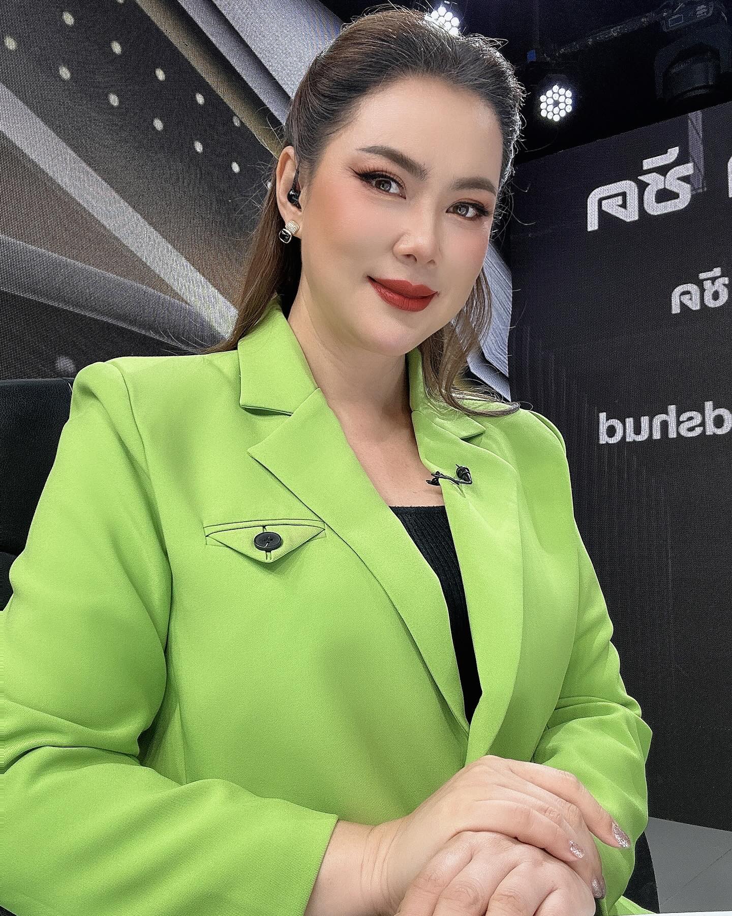 บุ๋ม - ปนัดดา วงศ์ผู้ดี