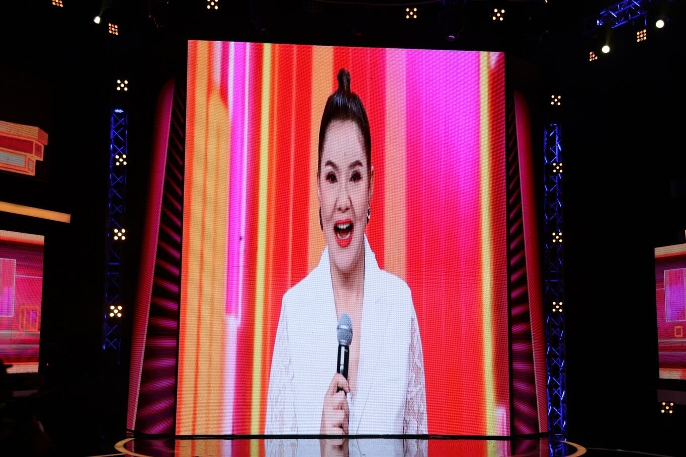 บุ๋ม - ปนัดดา วงศ์ผู้ดี