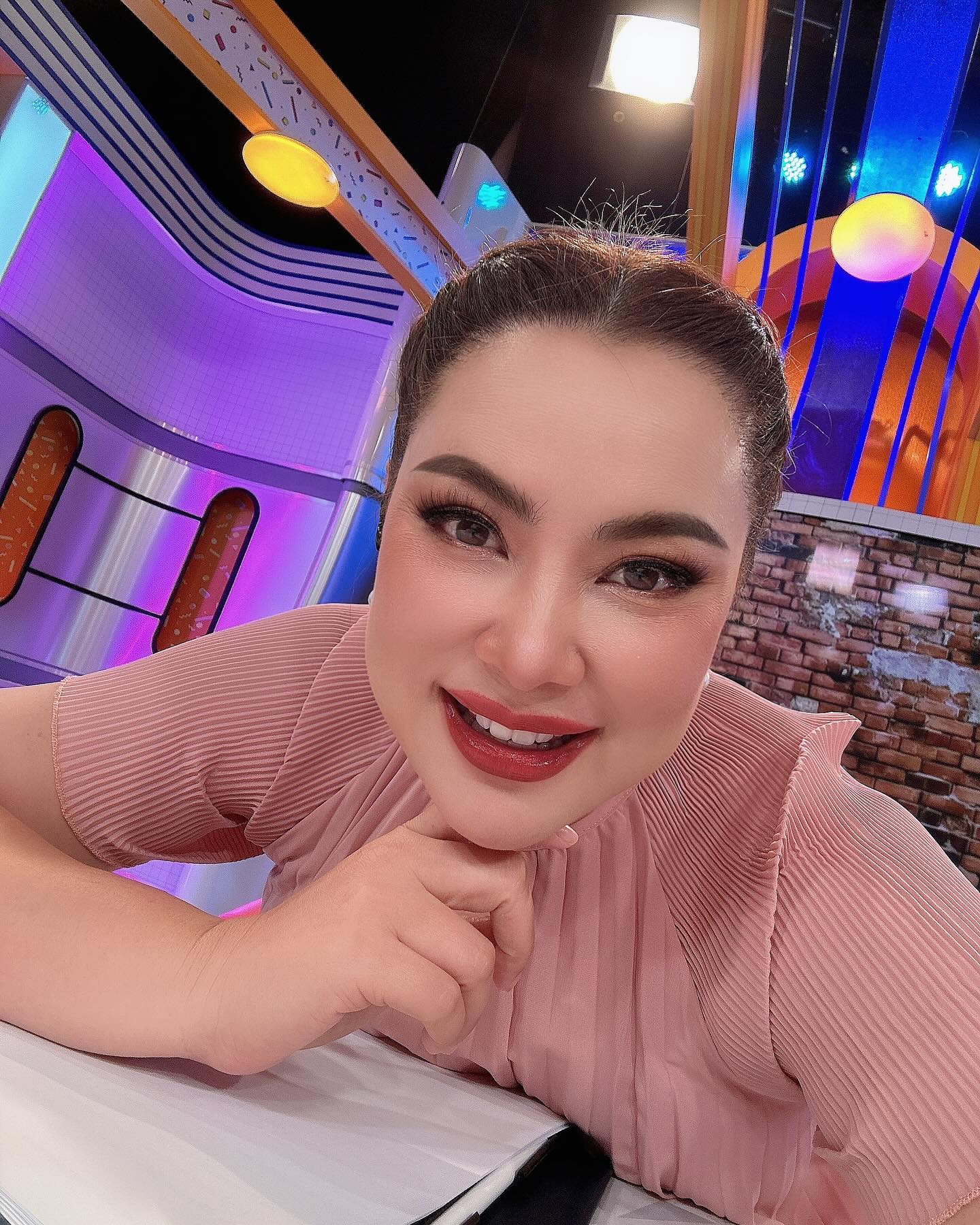 บุ๋ม - ปนัดดา วงศ์ผู้ดี