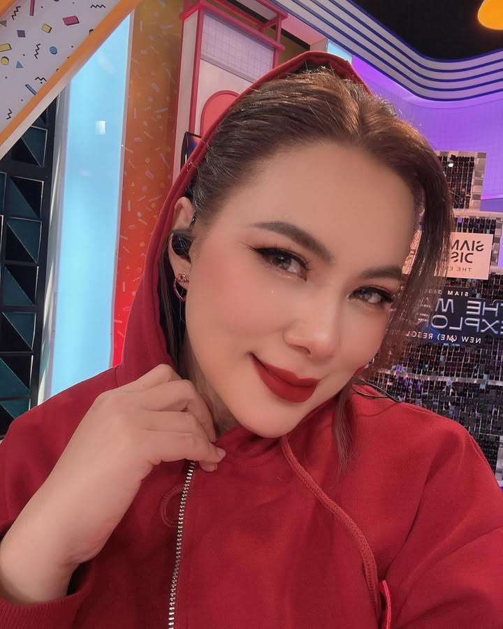 บุ๋ม - ปนัดดา วงศ์ผู้ดี