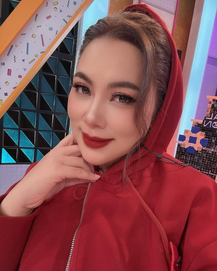 บุ๋ม - ปนัดดา วงศ์ผู้ดี