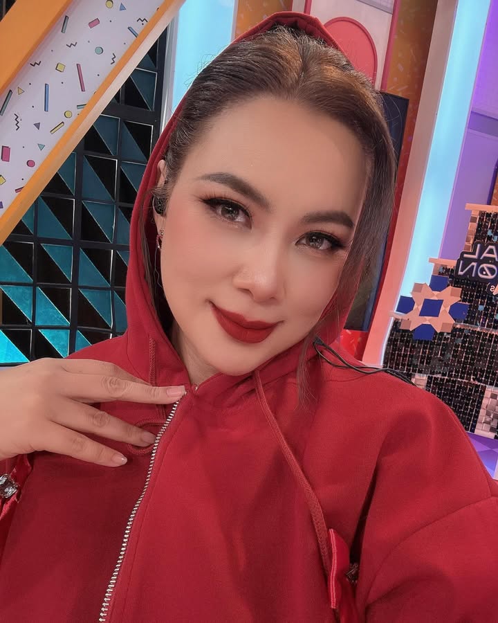 บุ๋ม - ปนัดดา วงศ์ผู้ดี