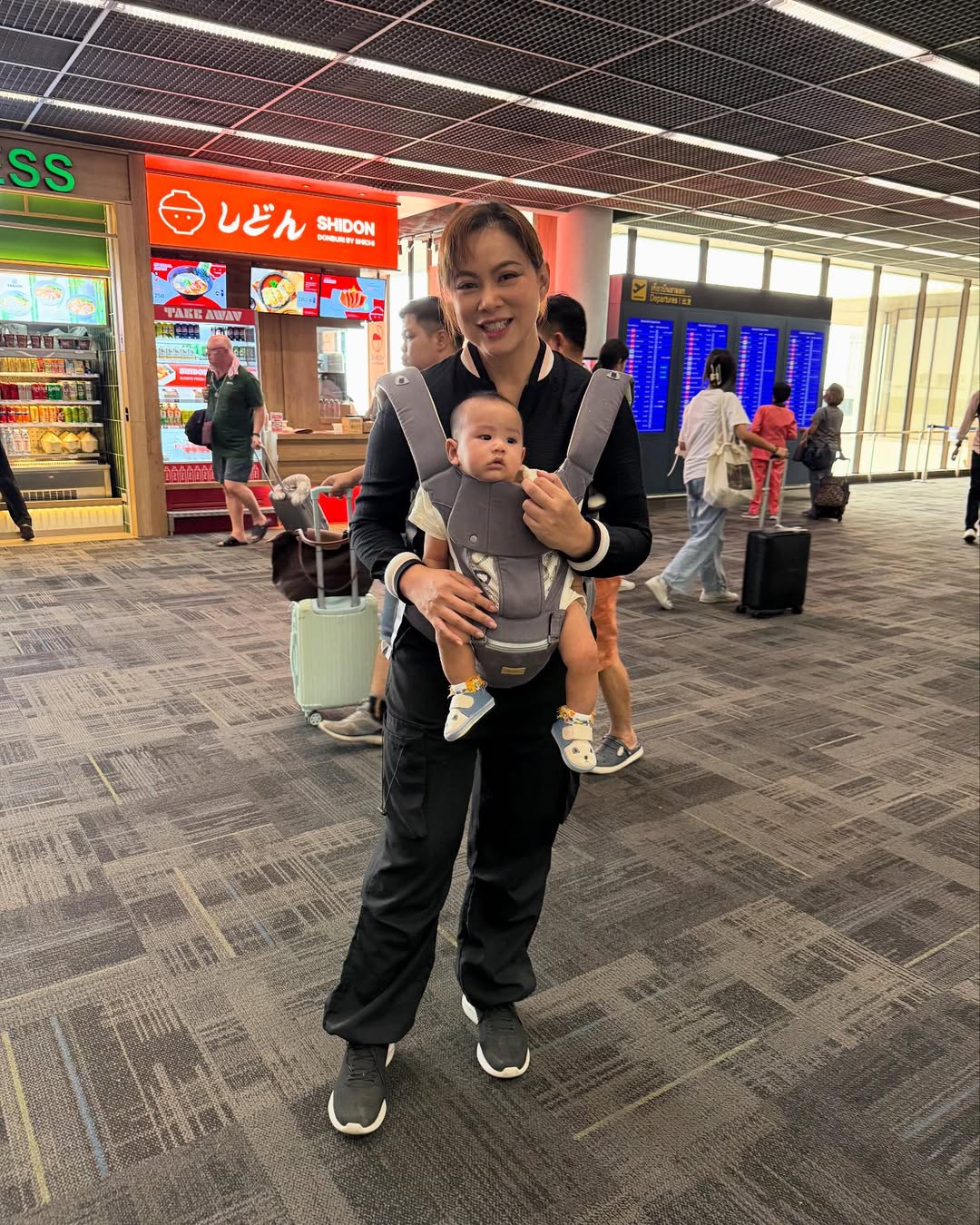 บุ๋ม - ปนัดดา วงศ์ผู้ดี