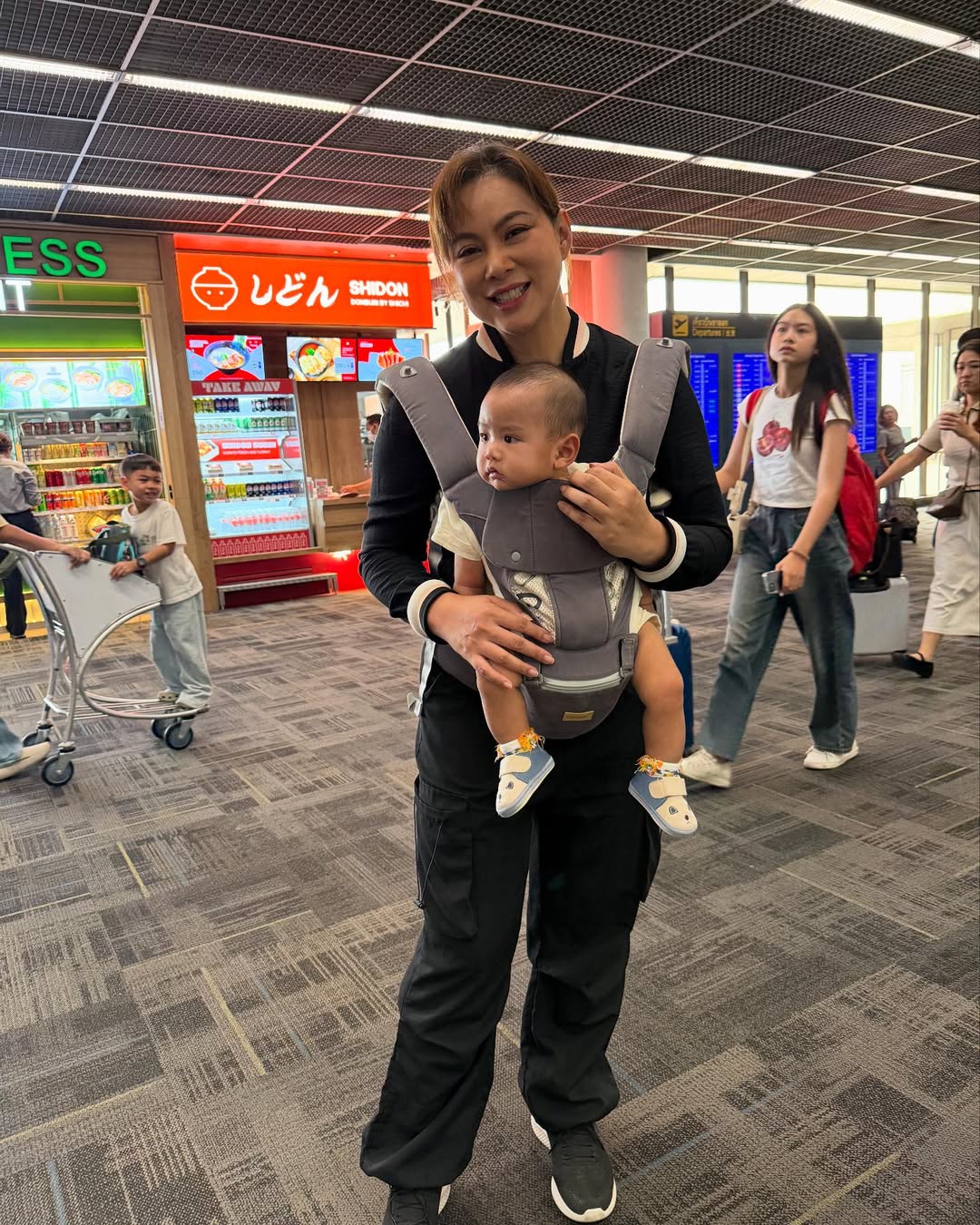 บุ๋ม - ปนัดดา วงศ์ผู้ดี