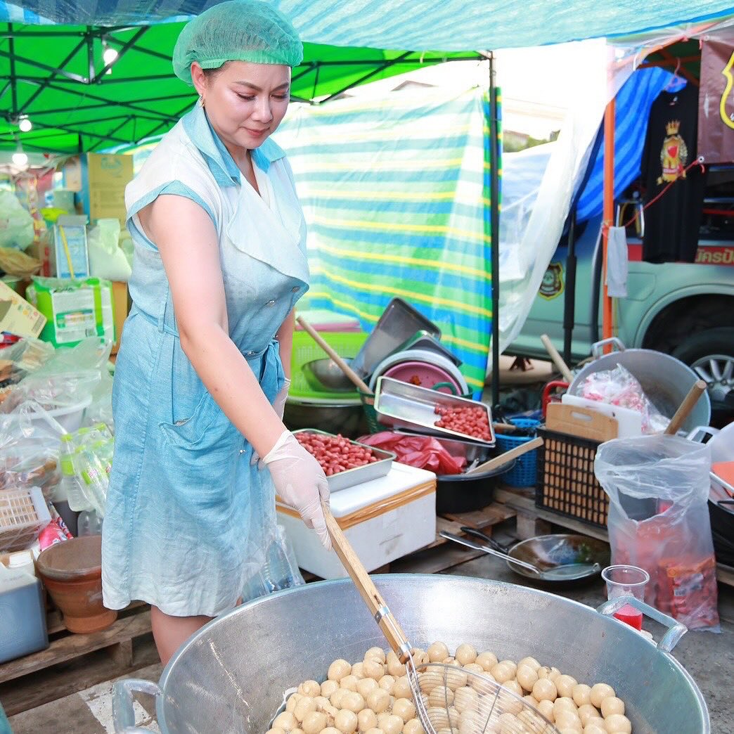 บุ๋ม - ปนัดดา วงศ์ผู้ดี
