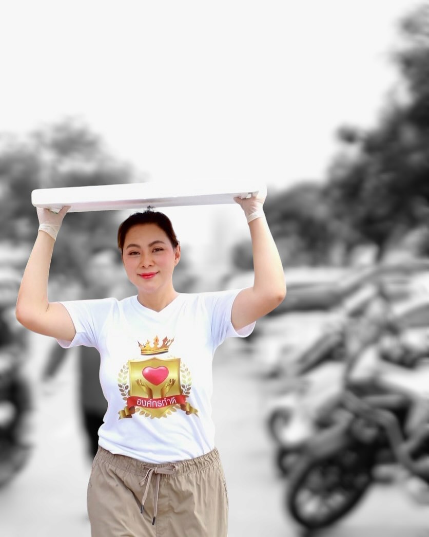 บุ๋ม - ปนัดดา วงศ์ผู้ดี