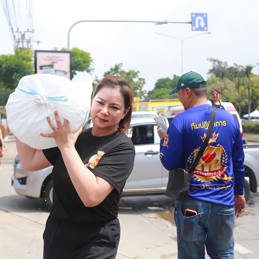 บุ๋ม - ปนัดดา วงศ์ผู้ดี