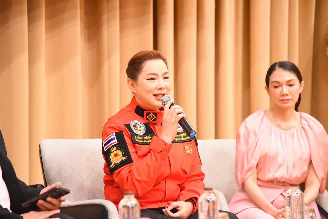 บุ๋ม - ปนัดดา วงศ์ผู้ดี
