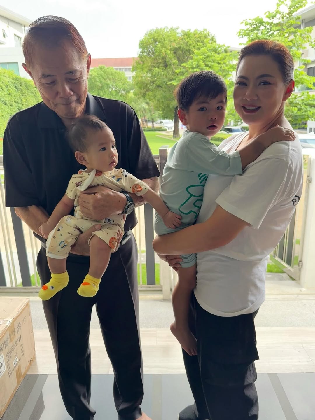 บุ๋ม - ปนัดดา วงศ์ผู้ดี