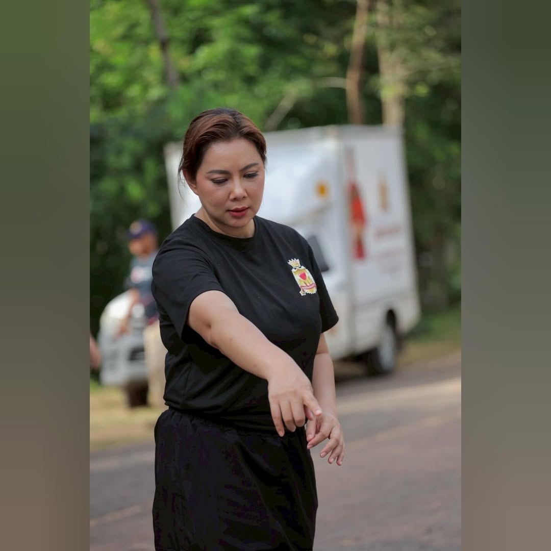 บุ๋ม - ปนัดดา วงศ์ผู้ดี