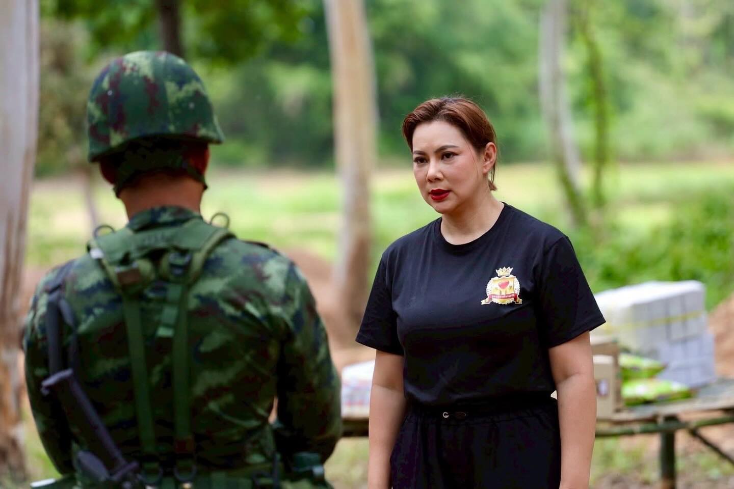 บุ๋ม - ปนัดดา วงศ์ผู้ดี