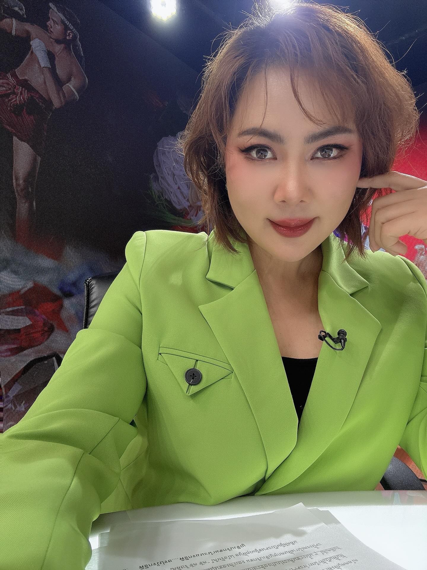 บุ๋ม - ปนัดดา วงศ์ผู้ดี