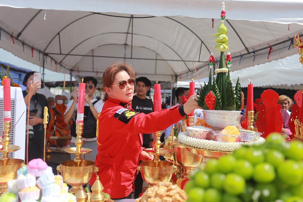 บุ๋ม - ปนัดดา วงศ์ผู้ดี