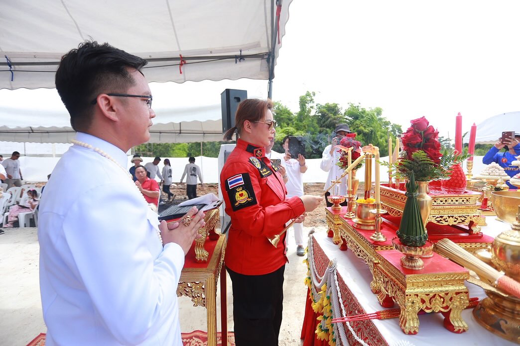 บุ๋ม - ปนัดดา วงศ์ผู้ดี