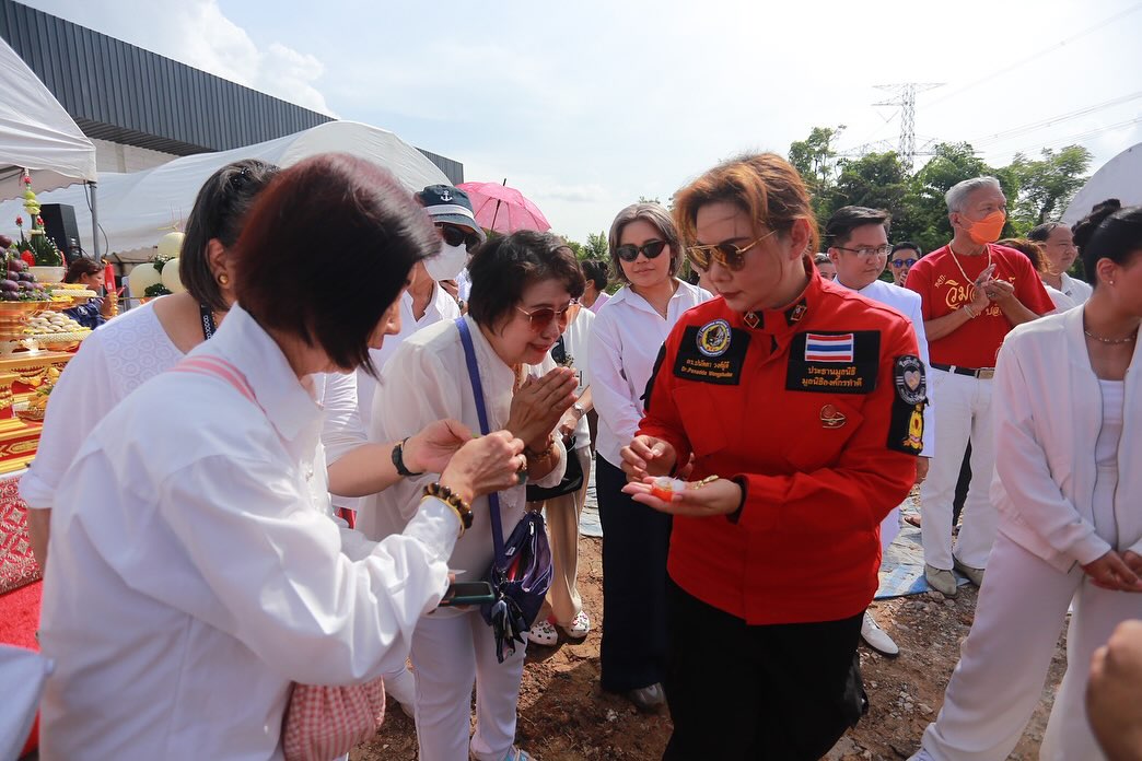 บุ๋ม - ปนัดดา วงศ์ผู้ดี
