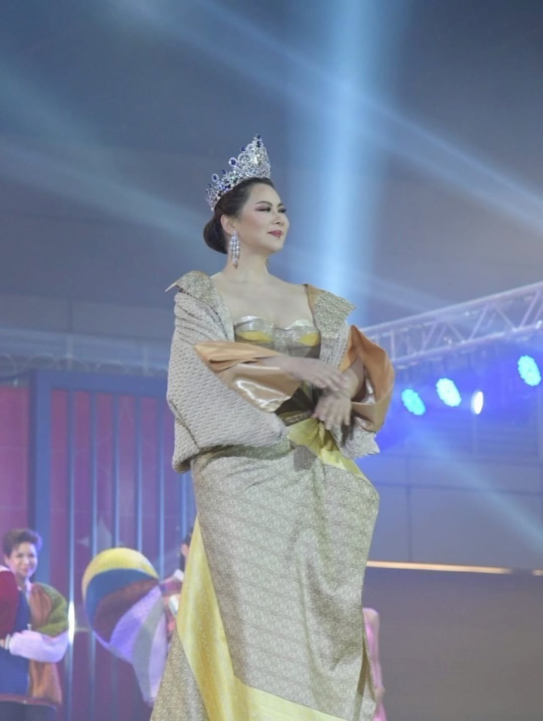 บุ๋ม - ปนัดดา วงศ์ผู้ดี