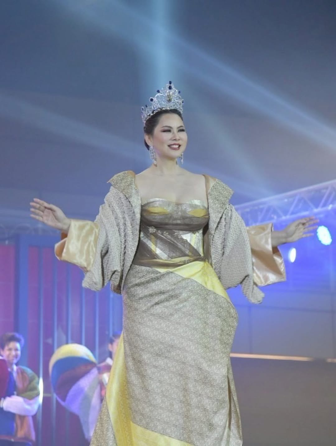 บุ๋ม - ปนัดดา วงศ์ผู้ดี