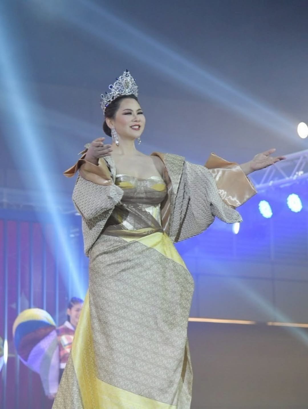 บุ๋ม - ปนัดดา วงศ์ผู้ดี