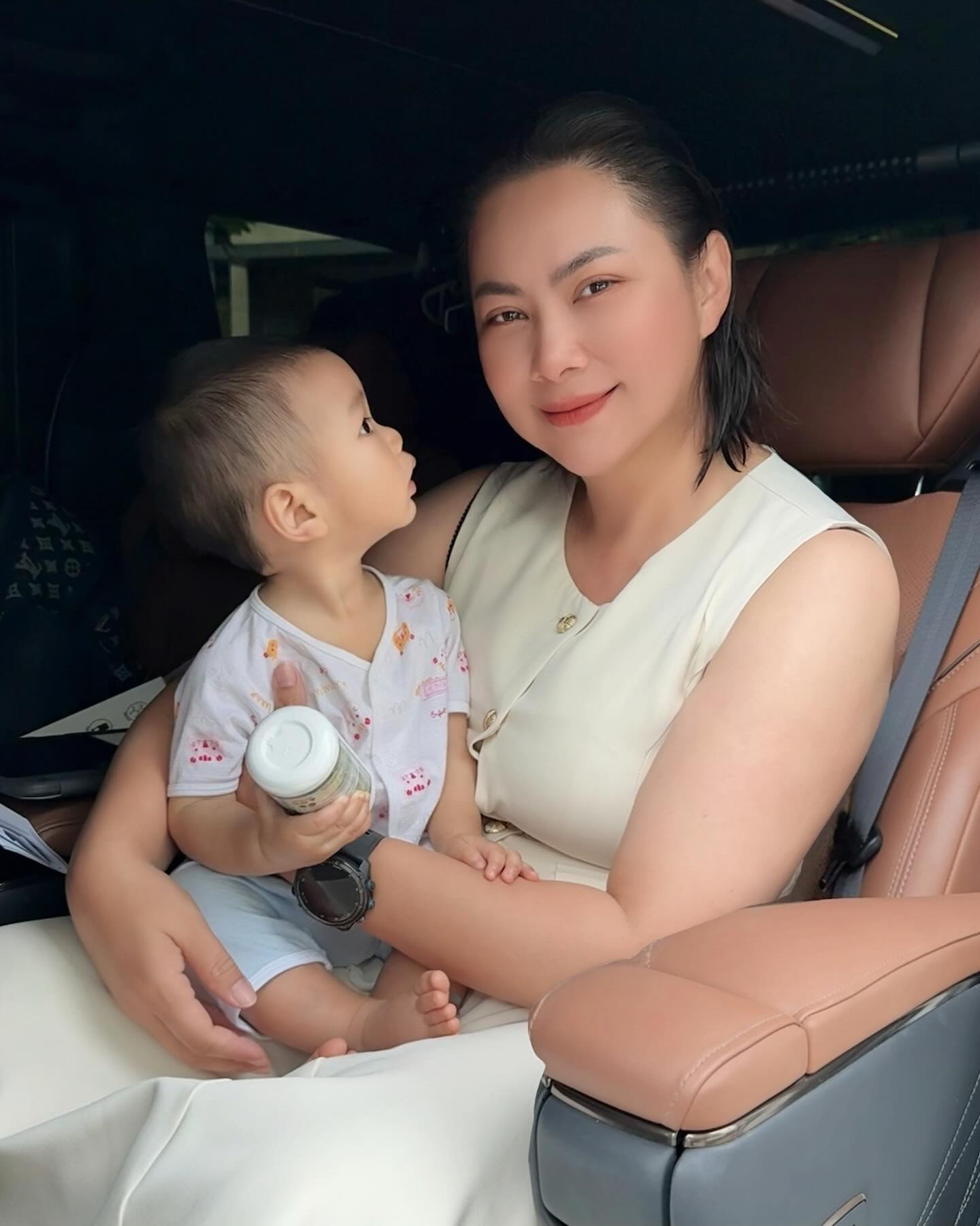 บุ๋ม - ปนัดดา วงศ์ผู้ดี