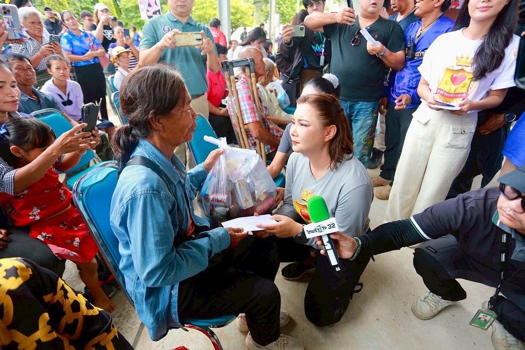 บุ๋ม - ปนัดดา วงศ์ผู้ดี