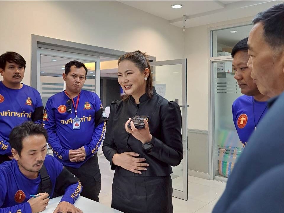 บุ๋ม - ปนัดดา วงศ์ผู้ดี