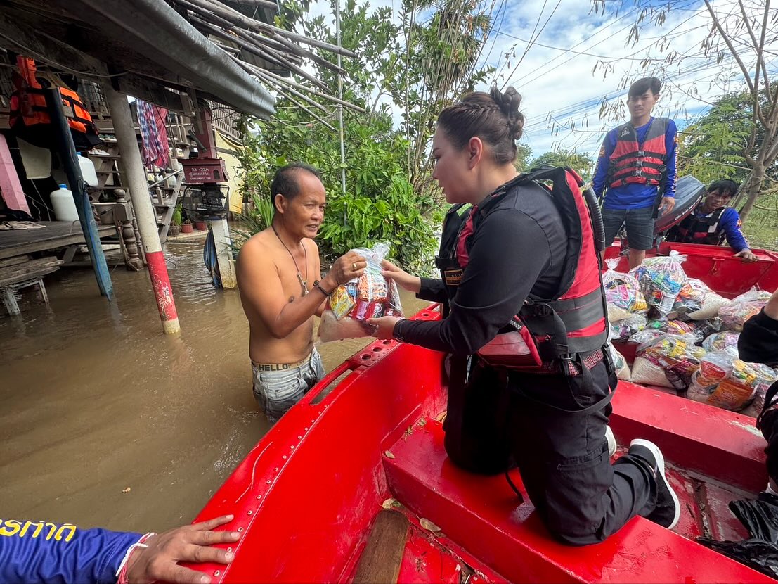 บุ๋ม - ปนัดดา วงศ์ผู้ดี