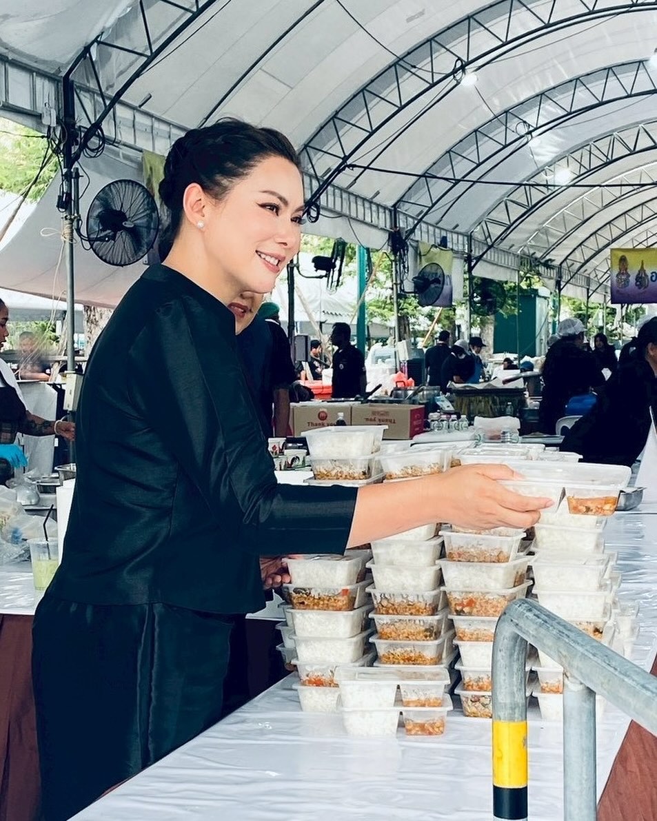 บุ๋ม - ปนัดดา วงศ์ผู้ดี