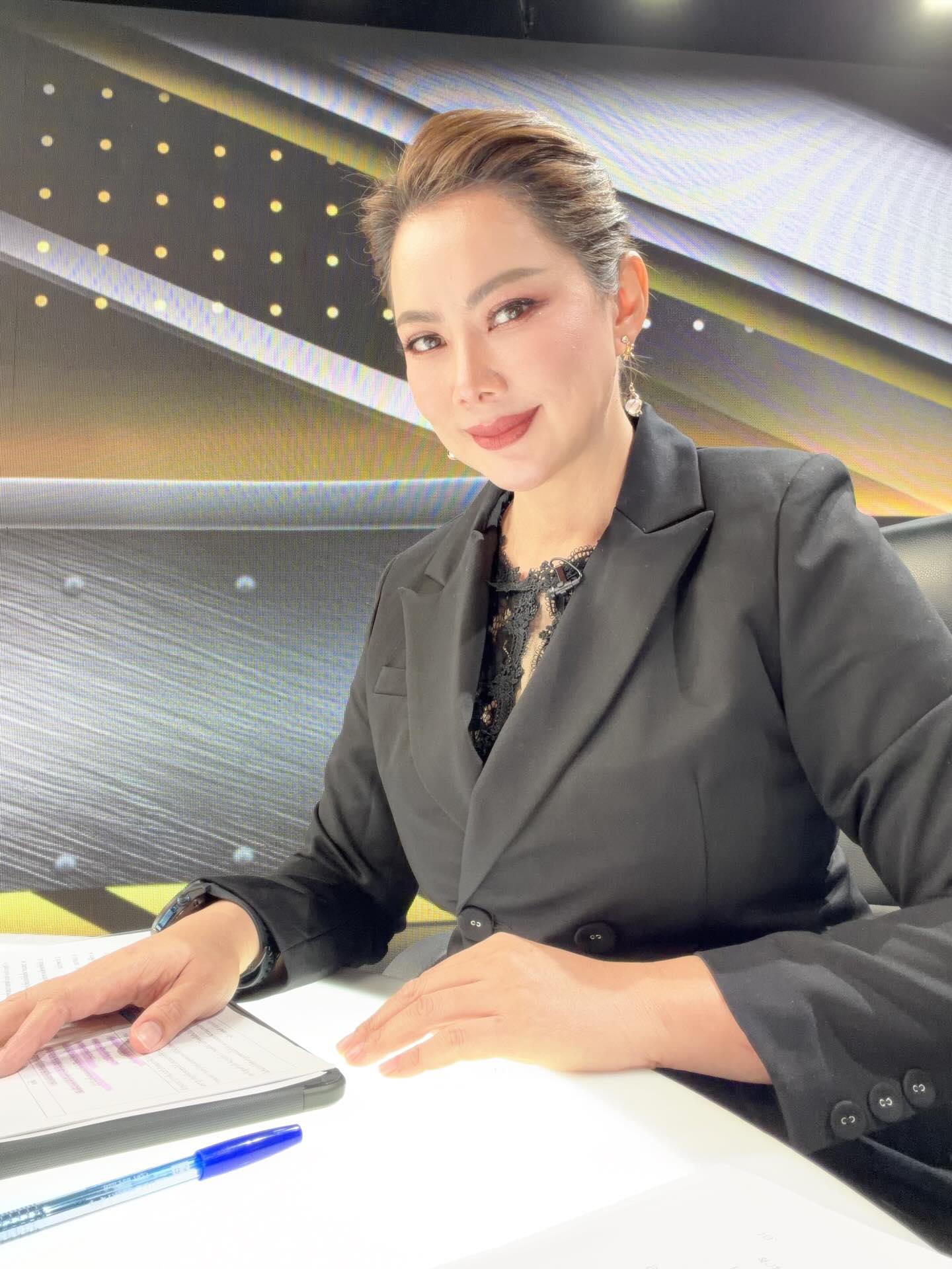 บุ๋ม - ปนัดดา วงศ์ผู้ดี