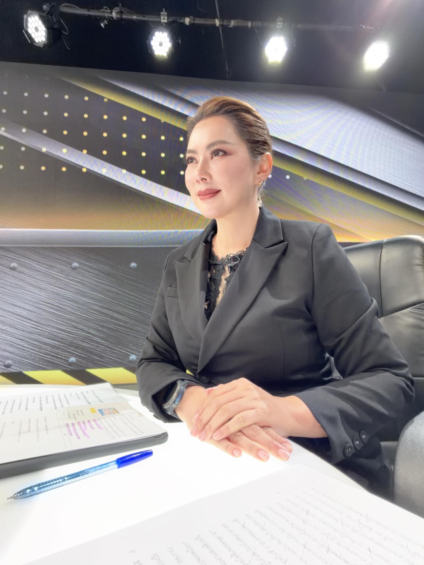 บุ๋ม - ปนัดดา วงศ์ผู้ดี