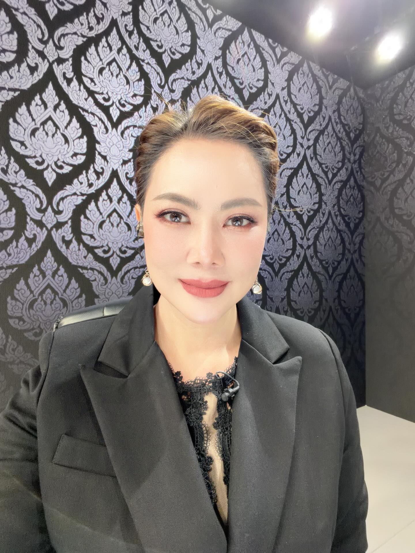 บุ๋ม - ปนัดดา วงศ์ผู้ดี