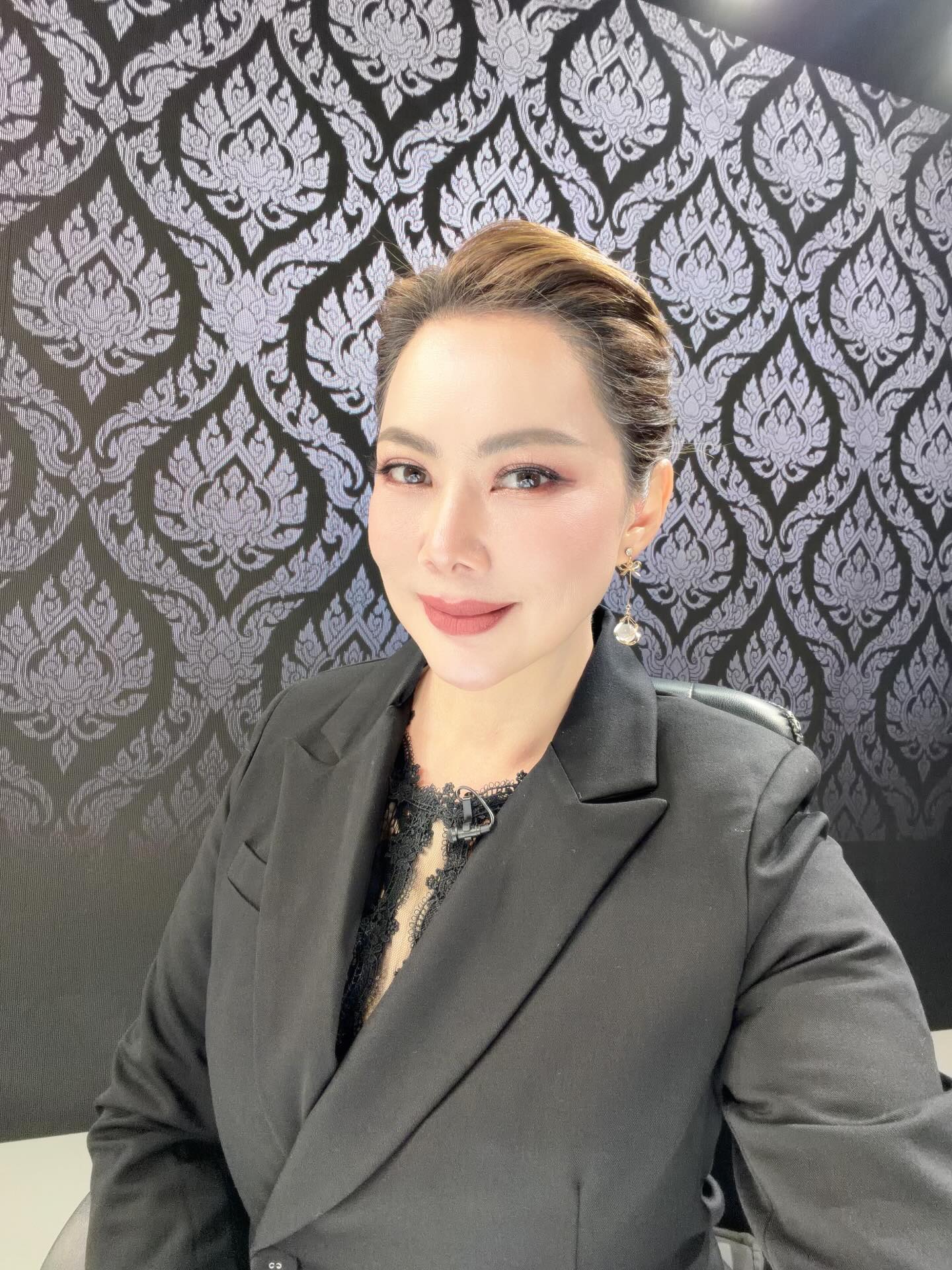 บุ๋ม - ปนัดดา วงศ์ผู้ดี