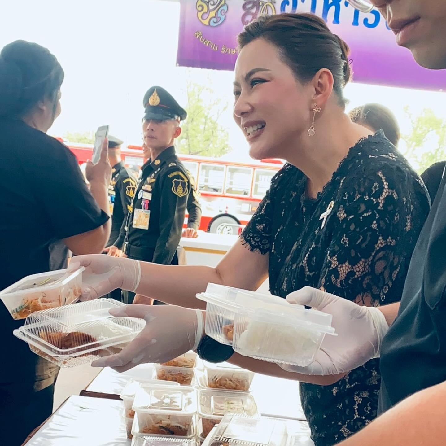 บุ๋ม - ปนัดดา วงศ์ผู้ดี