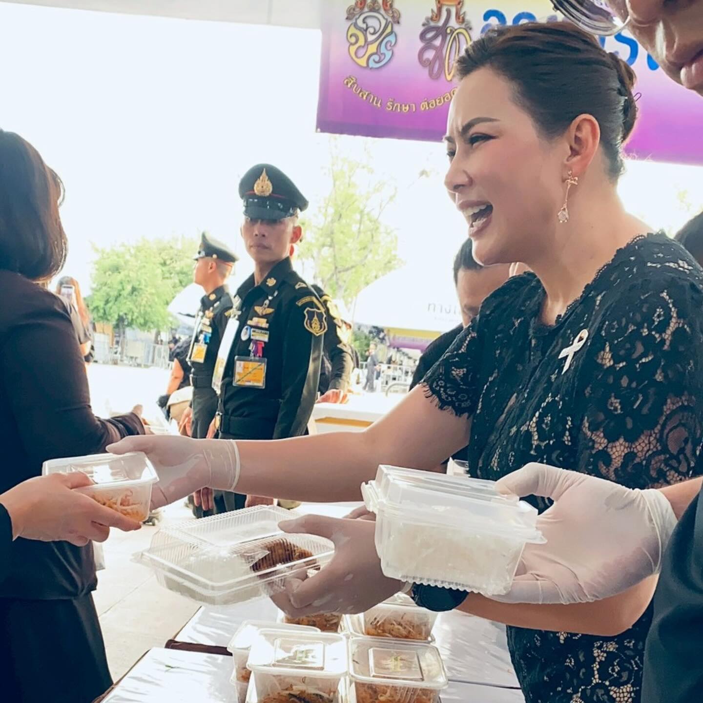 บุ๋ม - ปนัดดา วงศ์ผู้ดี