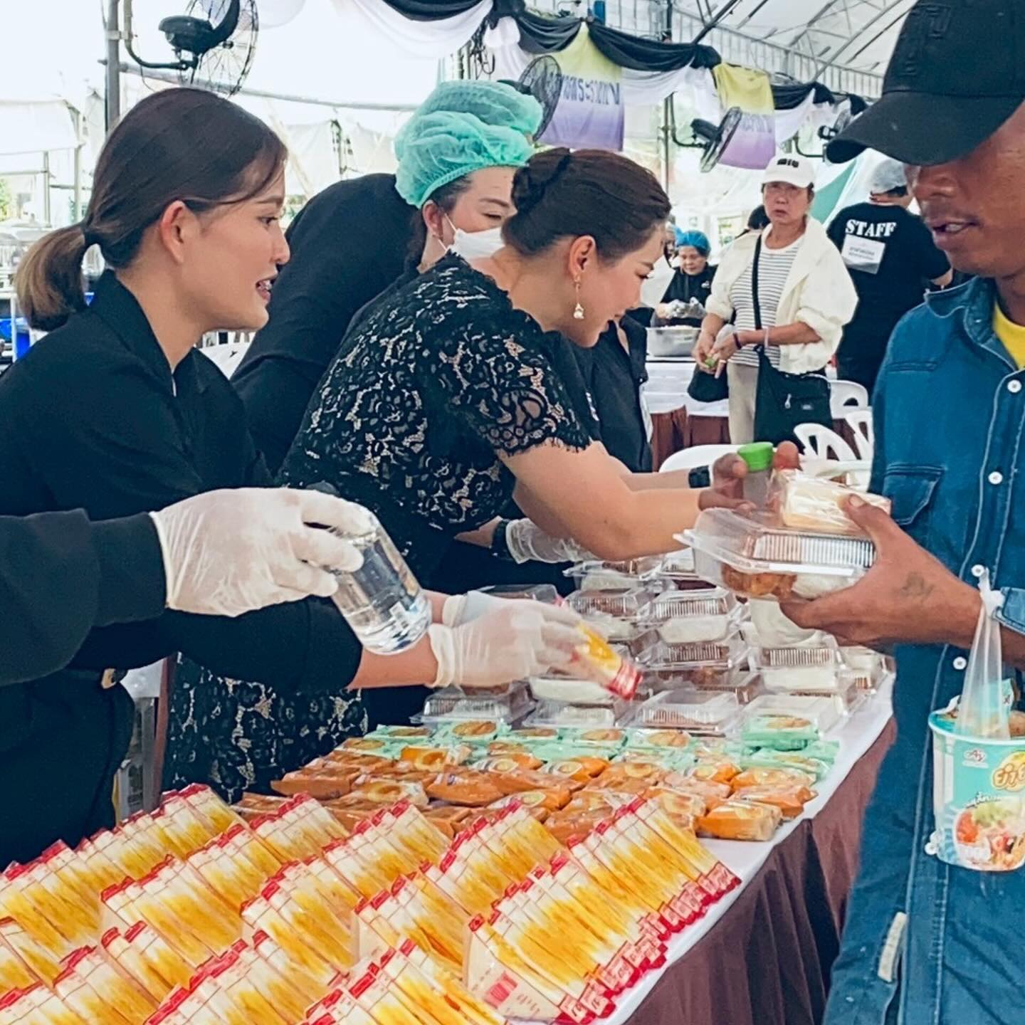 บุ๋ม - ปนัดดา วงศ์ผู้ดี