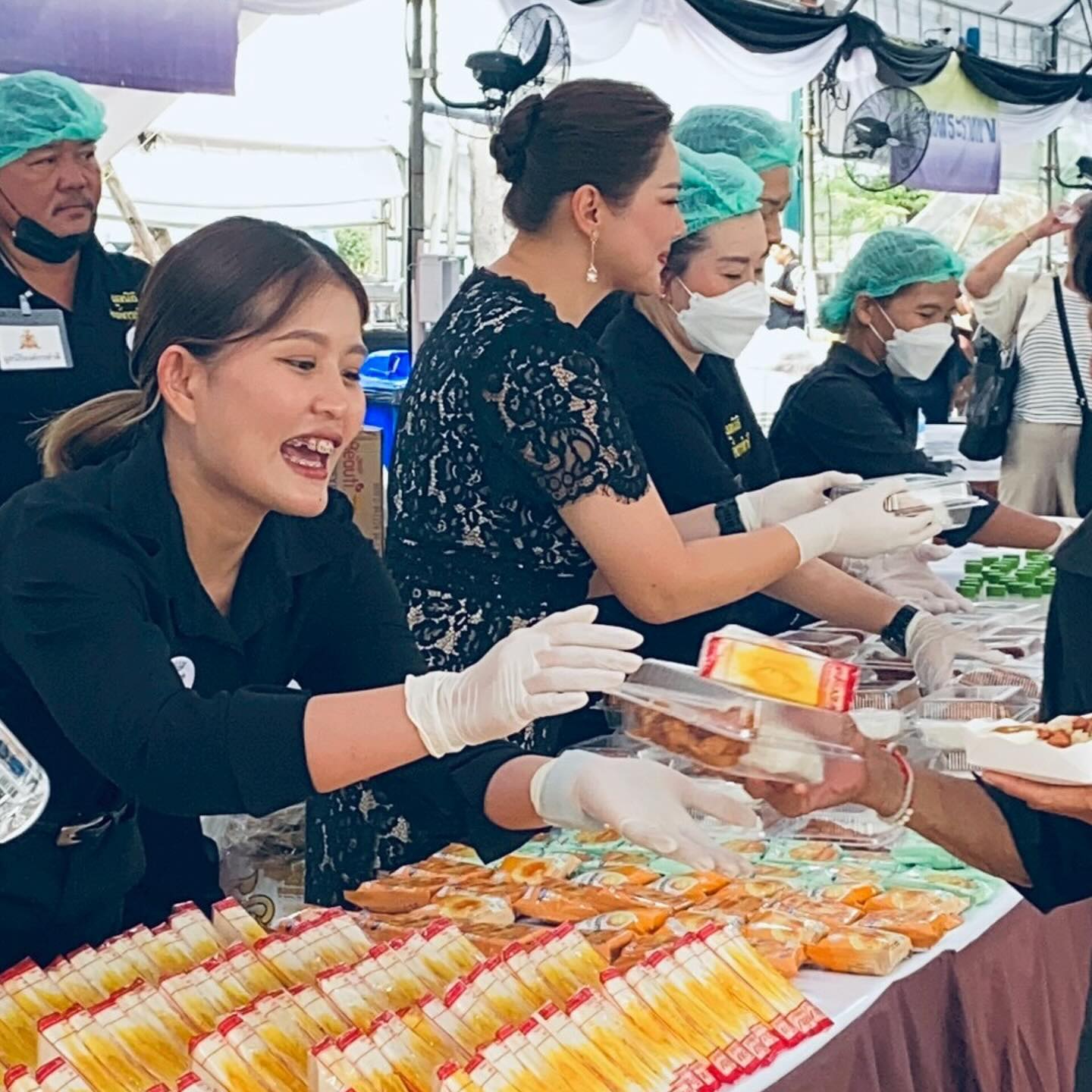 บุ๋ม - ปนัดดา วงศ์ผู้ดี