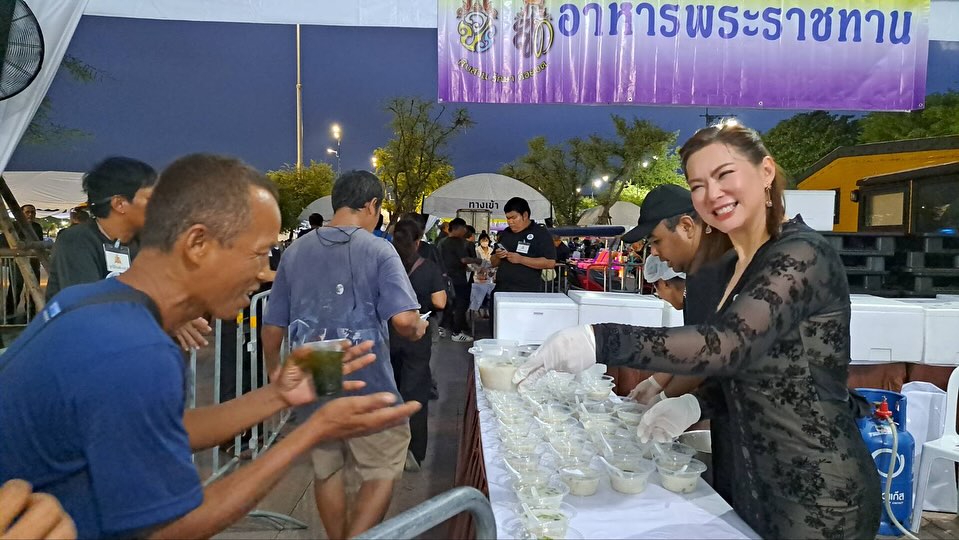 บุ๋ม - ปนัดดา วงศ์ผู้ดี