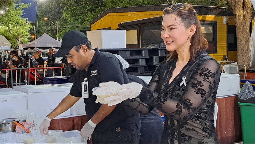 บุ๋ม - ปนัดดา วงศ์ผู้ดี